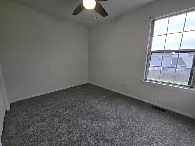 $1,995 | 3316 Huntington Lane, Island Lake, IL 60042