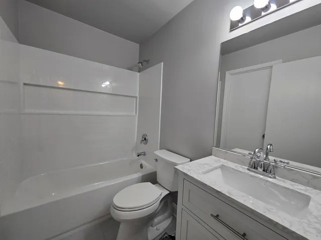 $1,995 | 3316 Huntington Lane, Island Lake, IL 60042