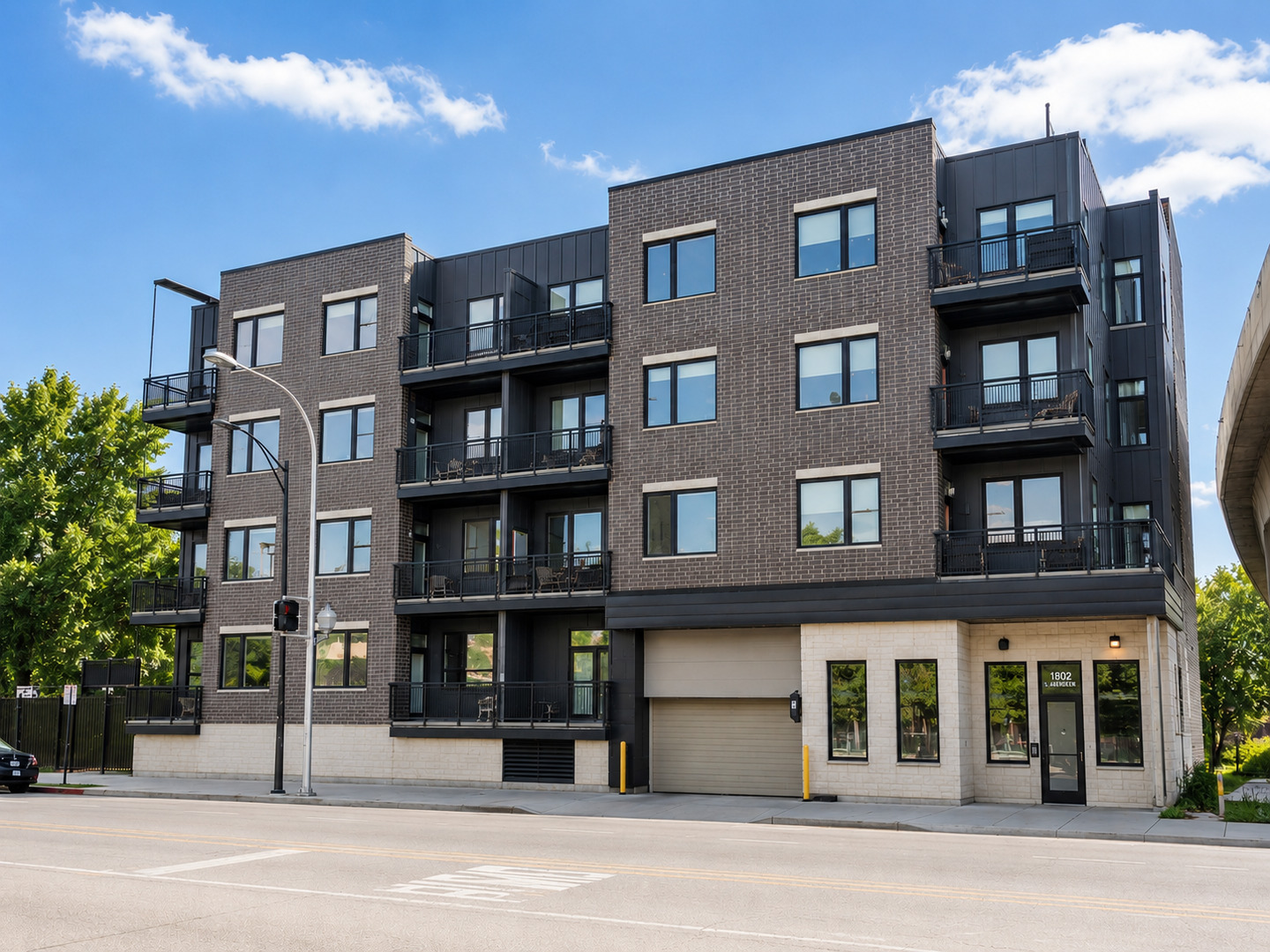 1802 South State Street, Unit 310 Chicago, IL 60616 - Photo 1 of 38