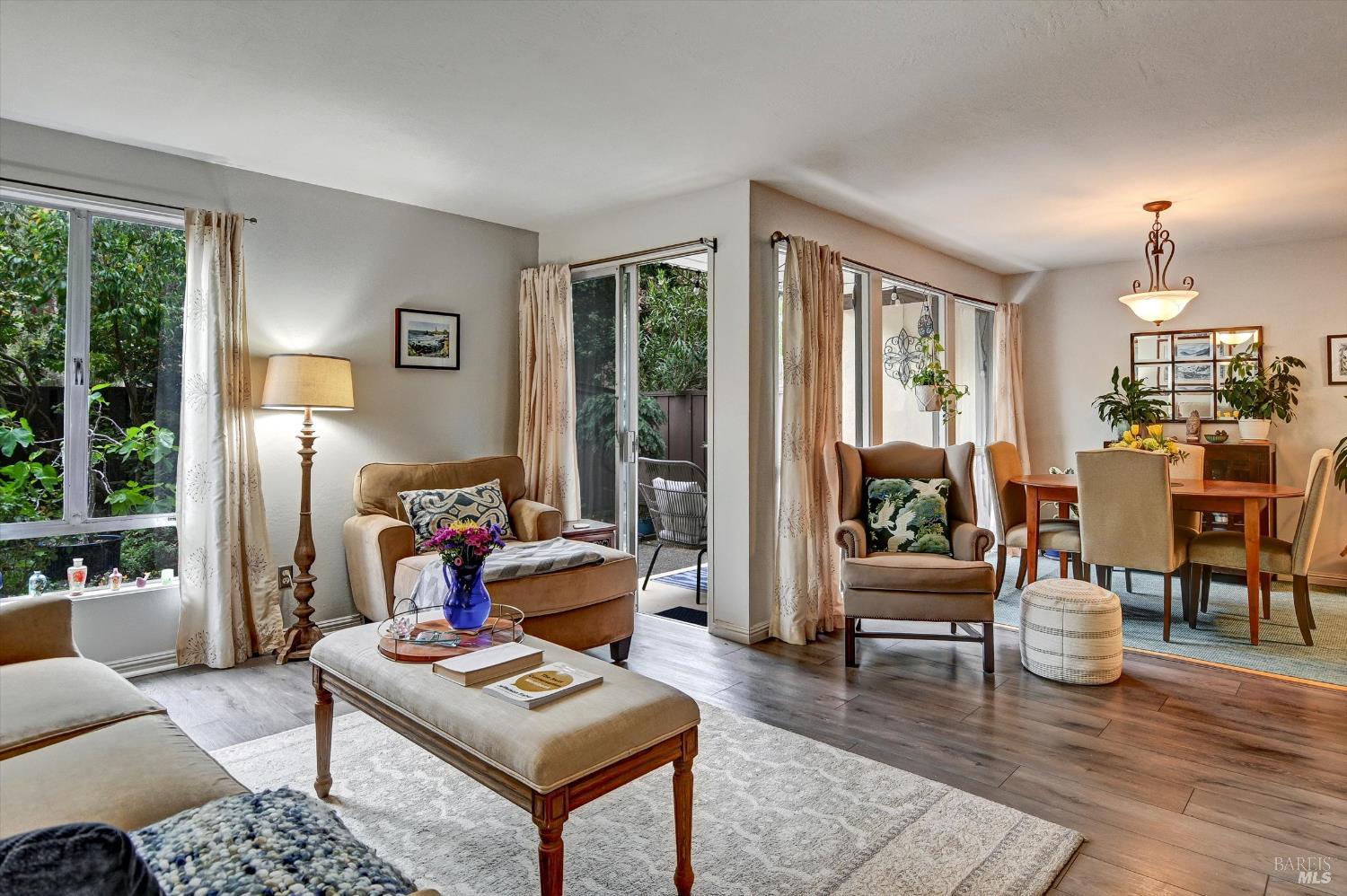 60 Surrey Lane San Rafael, CA 94903 - Photo 2 of 24