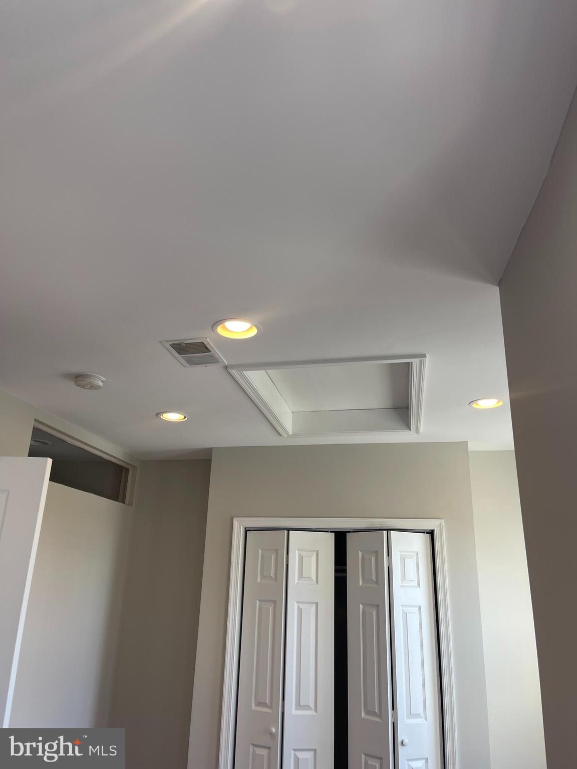 543 Florida Avenue Northwest, Unit 4 Washington, DC 20001 - Photo 6 of 7 a view of an entryway