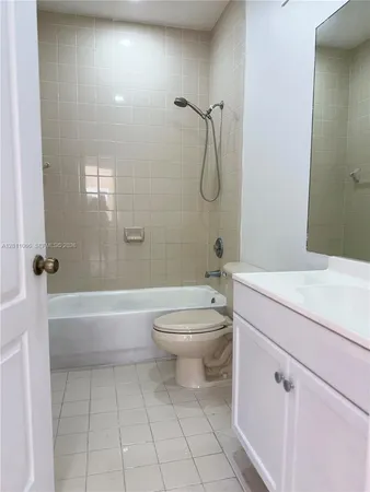 $2,600 | 7070 Northwest 177th Street, Unit 10710, Hialeah, FL 33015