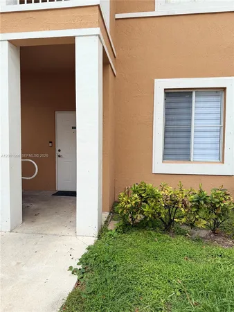 $2,600 | 7070 Northwest 177th Street, Unit 10710, Hialeah, FL 33015