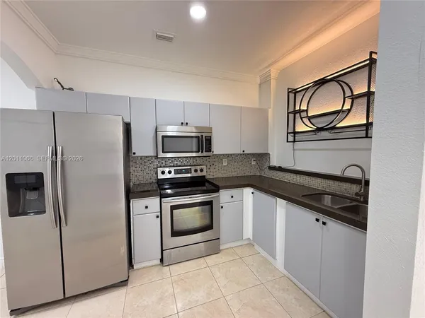 $2,600 | 7070 Northwest 177th Street, Unit 10710, Hialeah, FL 33015
