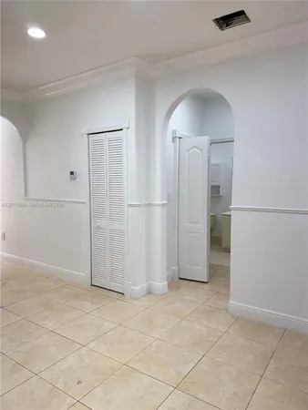 $2,600 | 7070 Northwest 177th Street, Unit 10710, Hialeah, FL 33015
