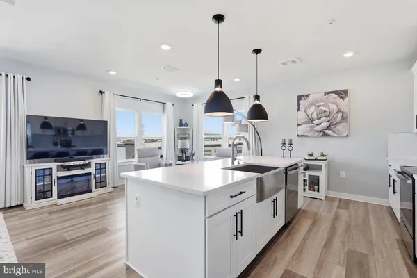 $585,000 | 12875 Mosaic Pk Way, Unit 4X, Herndon, VA 20171