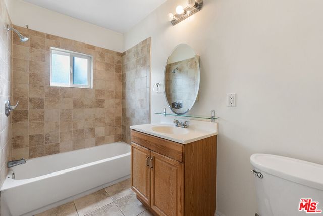 $2,575 | 1139 North Genesee Avenue, Unit B, West Hollywood, CA 90046