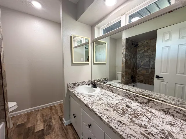 $2,000 | 509 Lake Park Avenue, Waxahachie, TX 75165