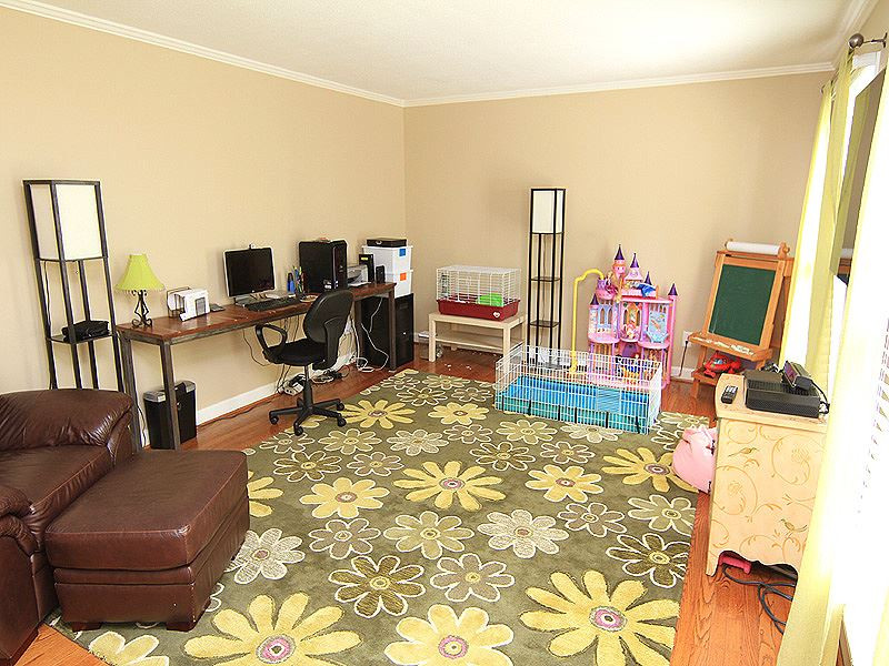4513 Connell Drive Raleigh, NC 27612 - Photo 4 of 21 Living Room