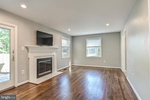 $3,100 | 7046 Leestone Street, Springfield, VA 22151