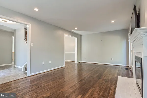 $3,100 | 7046 Leestone Street, Springfield, VA 22151