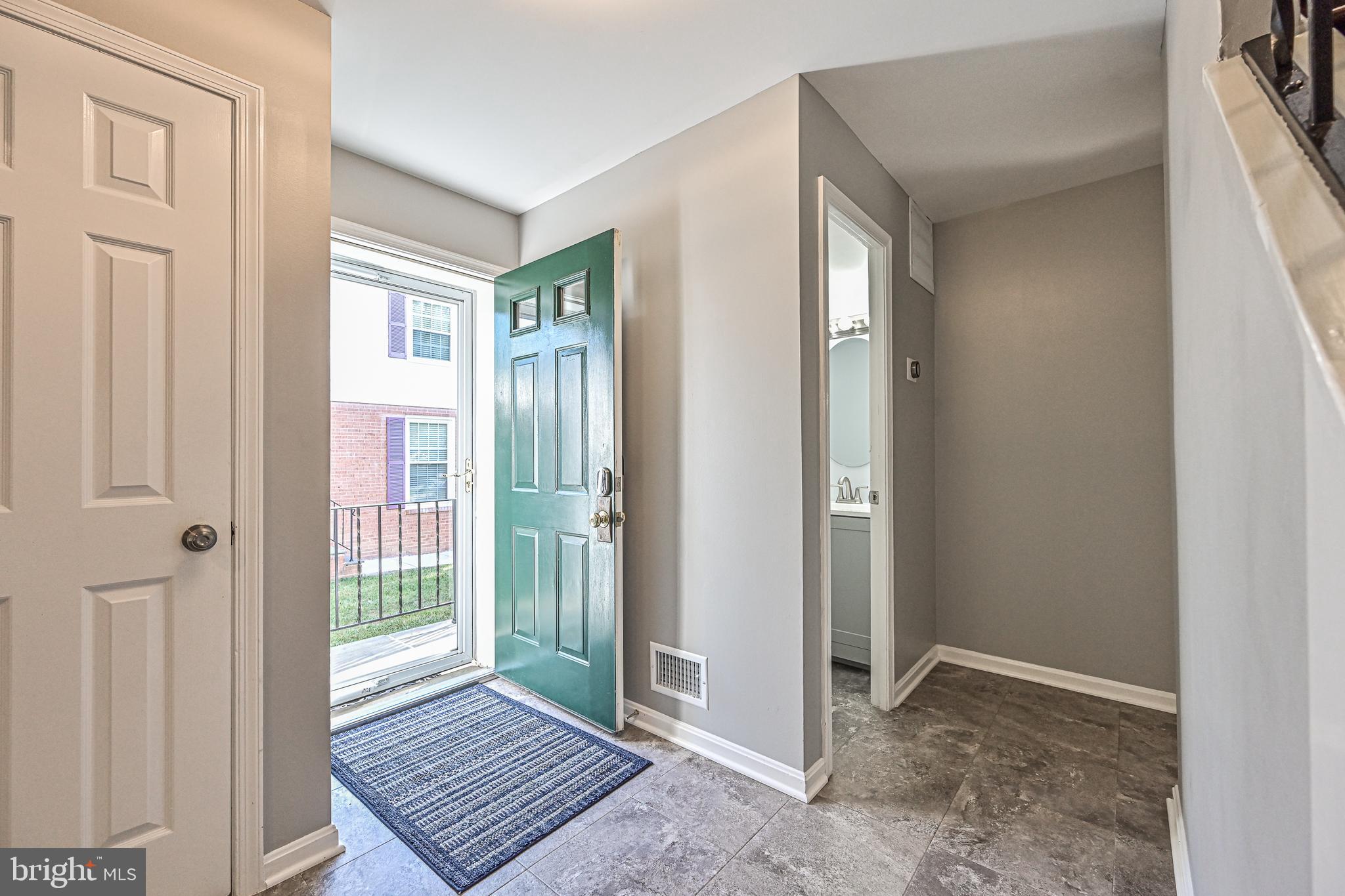 7046 Leestone Street Springfield, VA 22151 - Photo 4 of 48