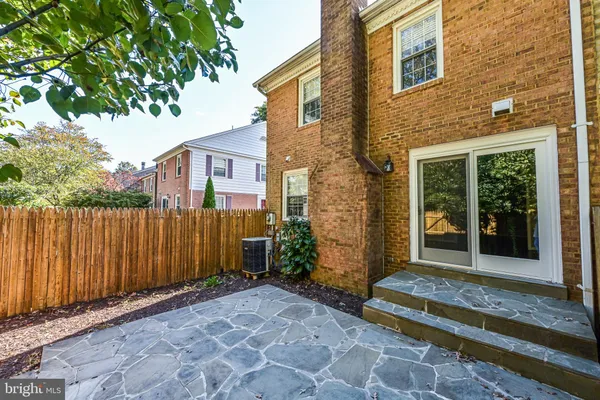 $3,100 | 7046 Leestone Street, Springfield, VA 22151