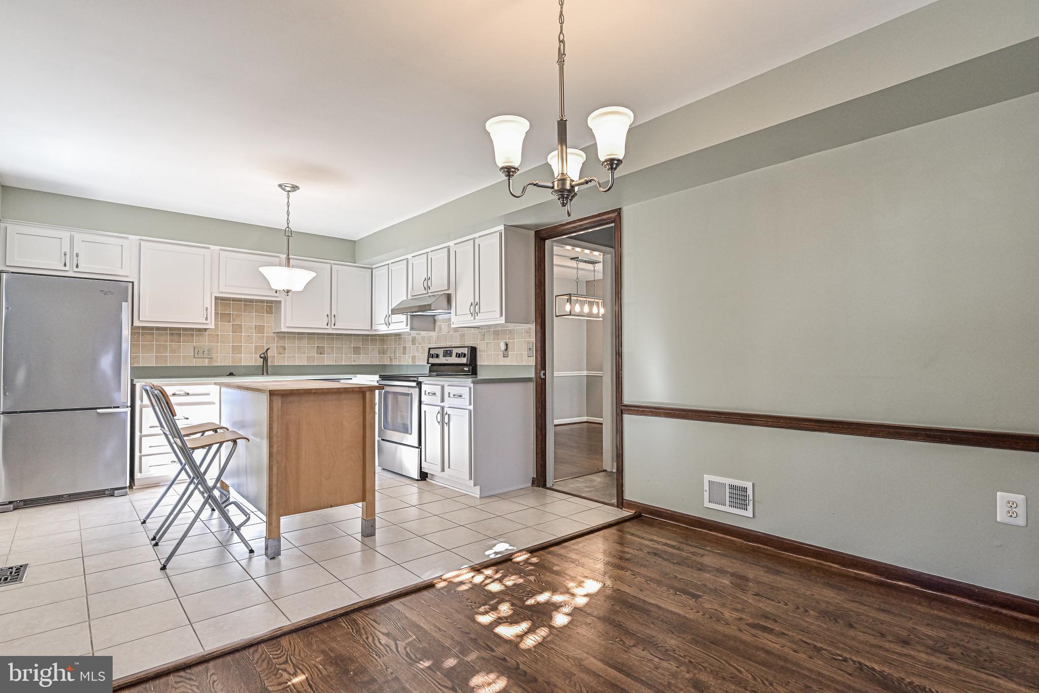 7046 Leestone Street Springfield, VA 22151 - Photo 9 of 48