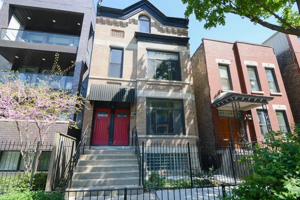$2,200 | 949 North Winchester Avenue, Unit 1R, Chicago, IL 60622