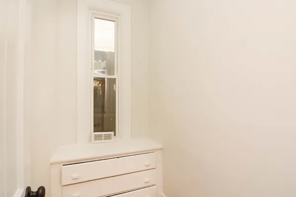$2,200 | 949 North Winchester Avenue, Unit 1R, Chicago, IL 60622