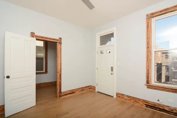$2,200 | 949 North Winchester Avenue, Unit 1R, Chicago, IL 60622