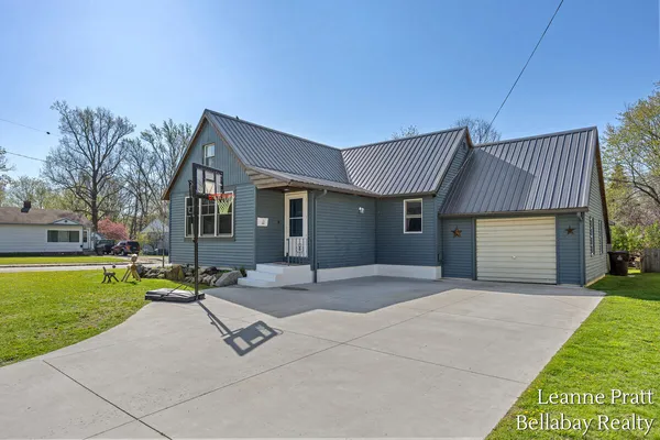 $269,000 | 636 East Colfax Street, Hastings, MI 49058