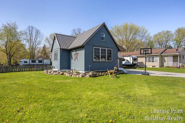 $269,000 | 636 East Colfax Street, Hastings, MI 49058