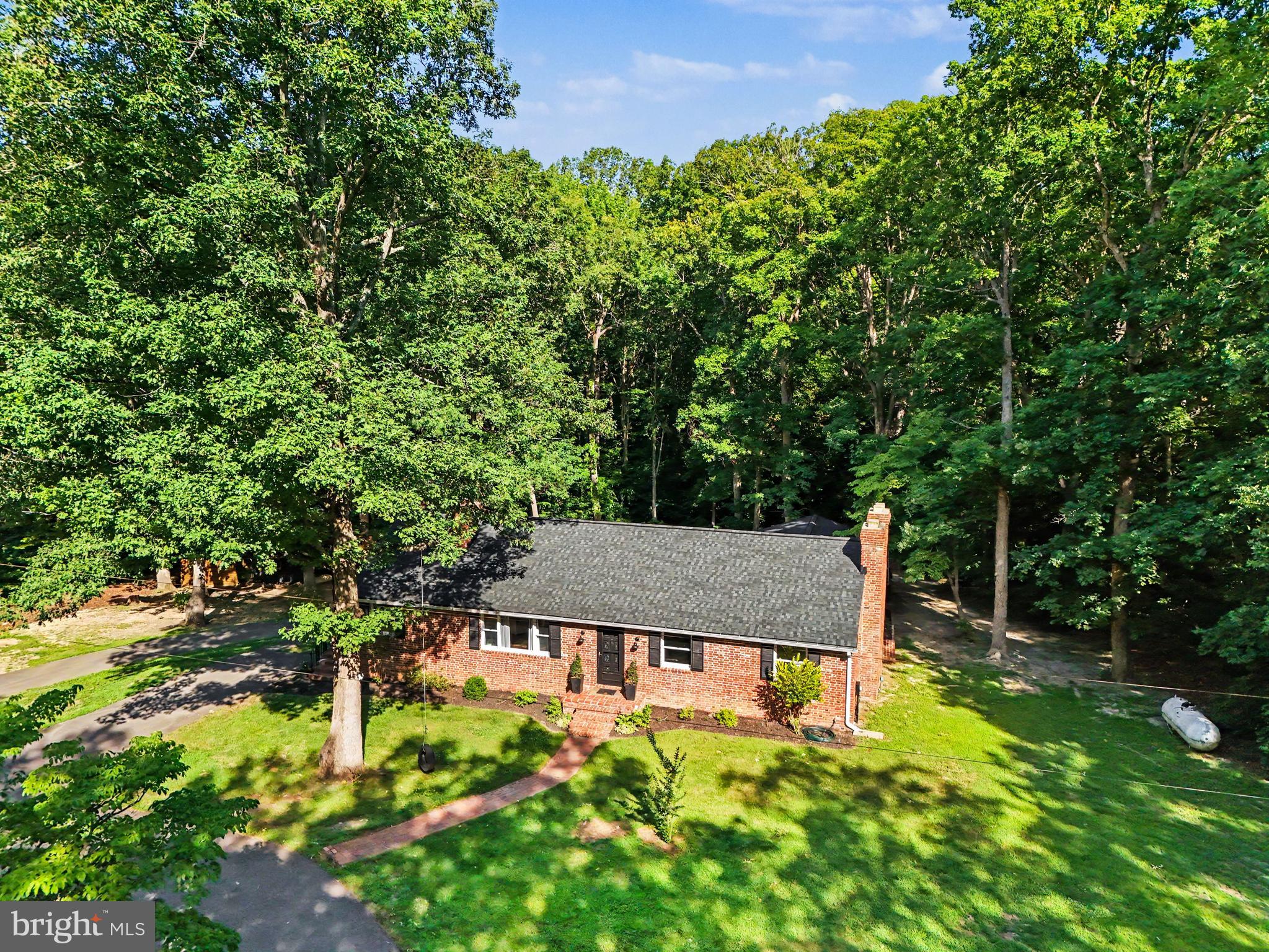 5BR, 3BA All Brick Raised Rambler!