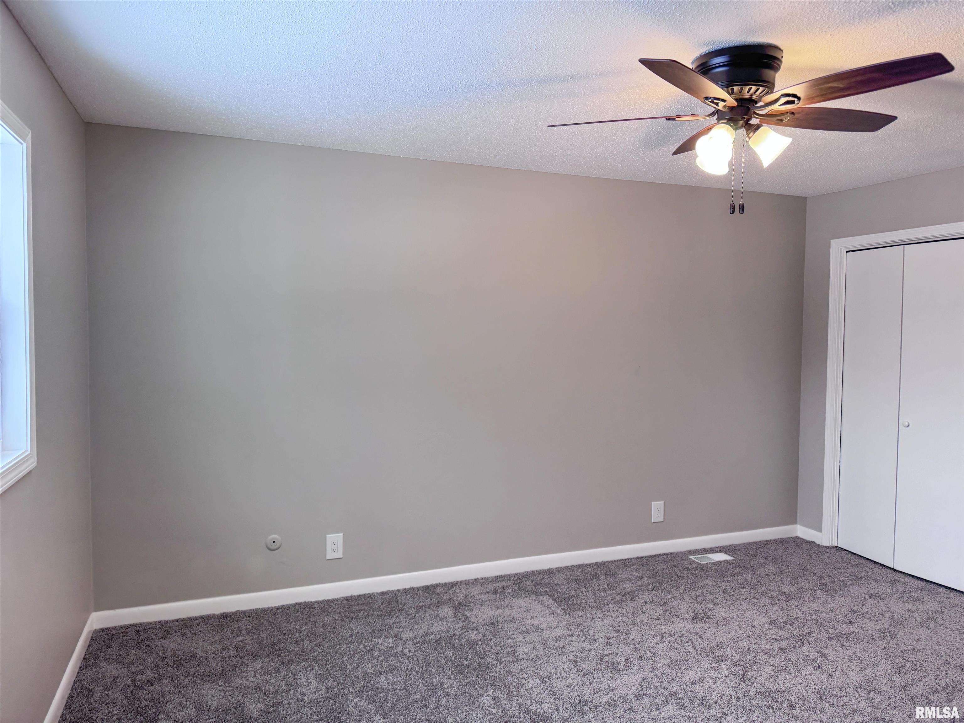 3050 East Fulton Avenue Decatur, IL 62521 - Photo 11 of 36