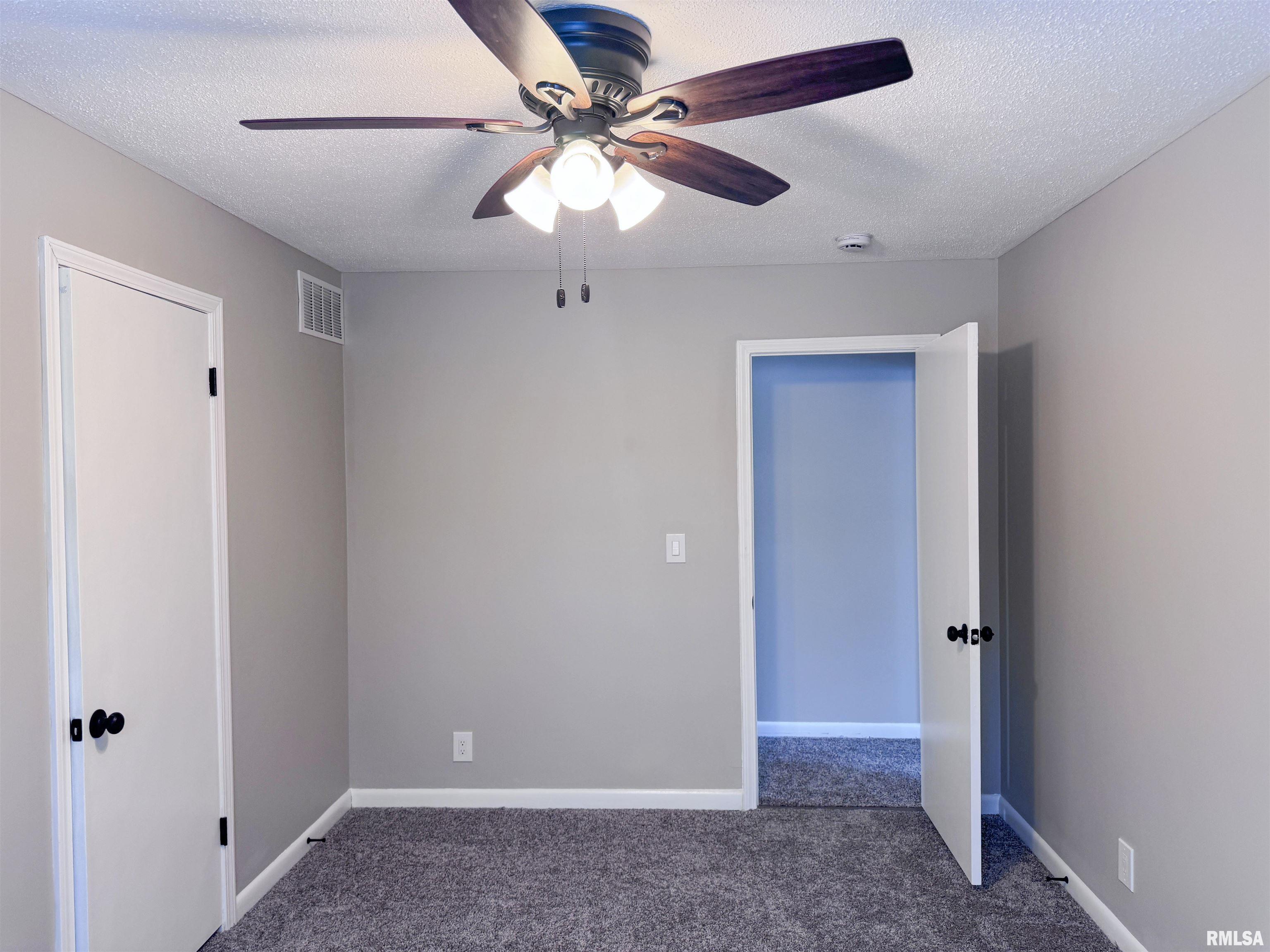 3050 East Fulton Avenue Decatur, IL 62521 - Photo 14 of 36