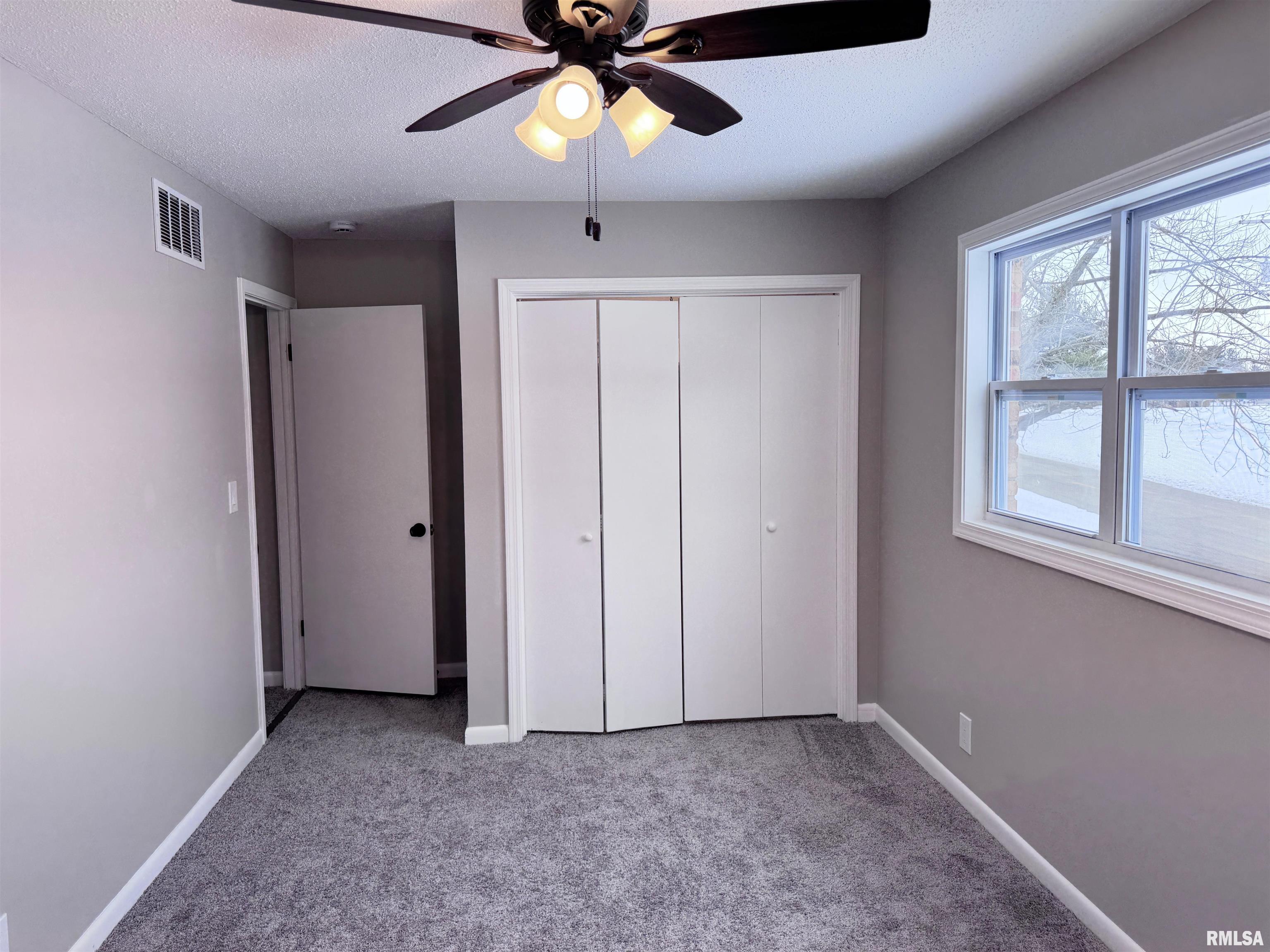 3050 East Fulton Avenue Decatur, IL 62521 - Photo 17 of 36