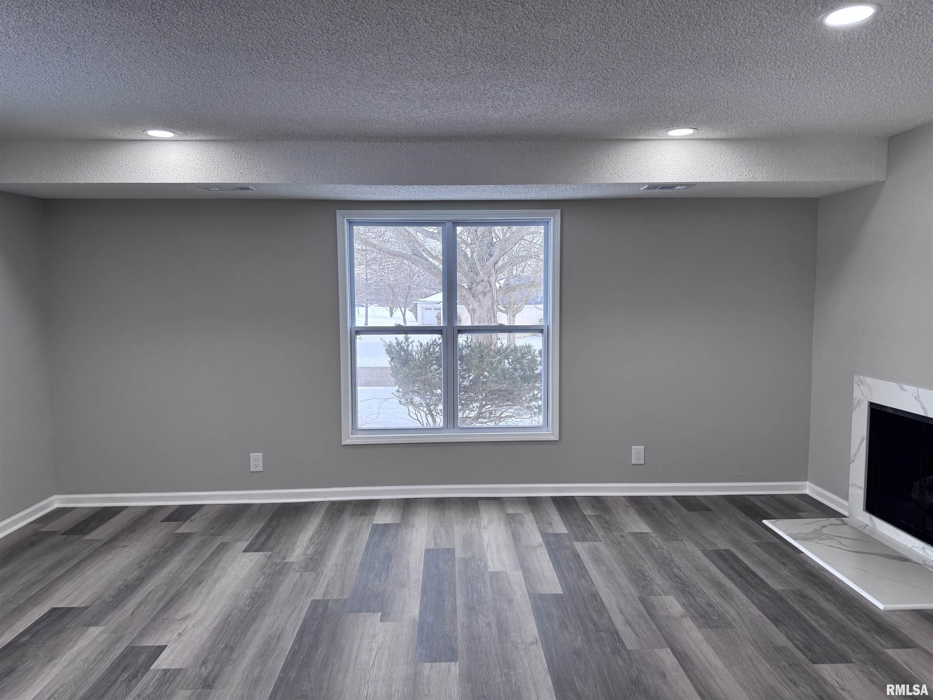 3050 East Fulton Avenue Decatur, IL 62521 - Photo 25 of 36