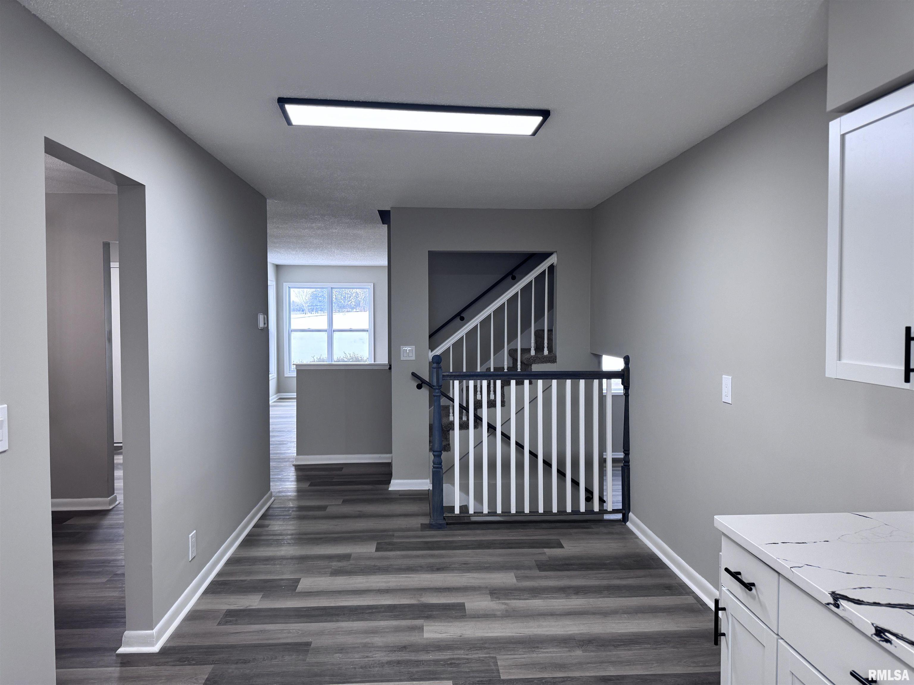 3050 East Fulton Avenue Decatur, IL 62521 - Photo 5 of 36