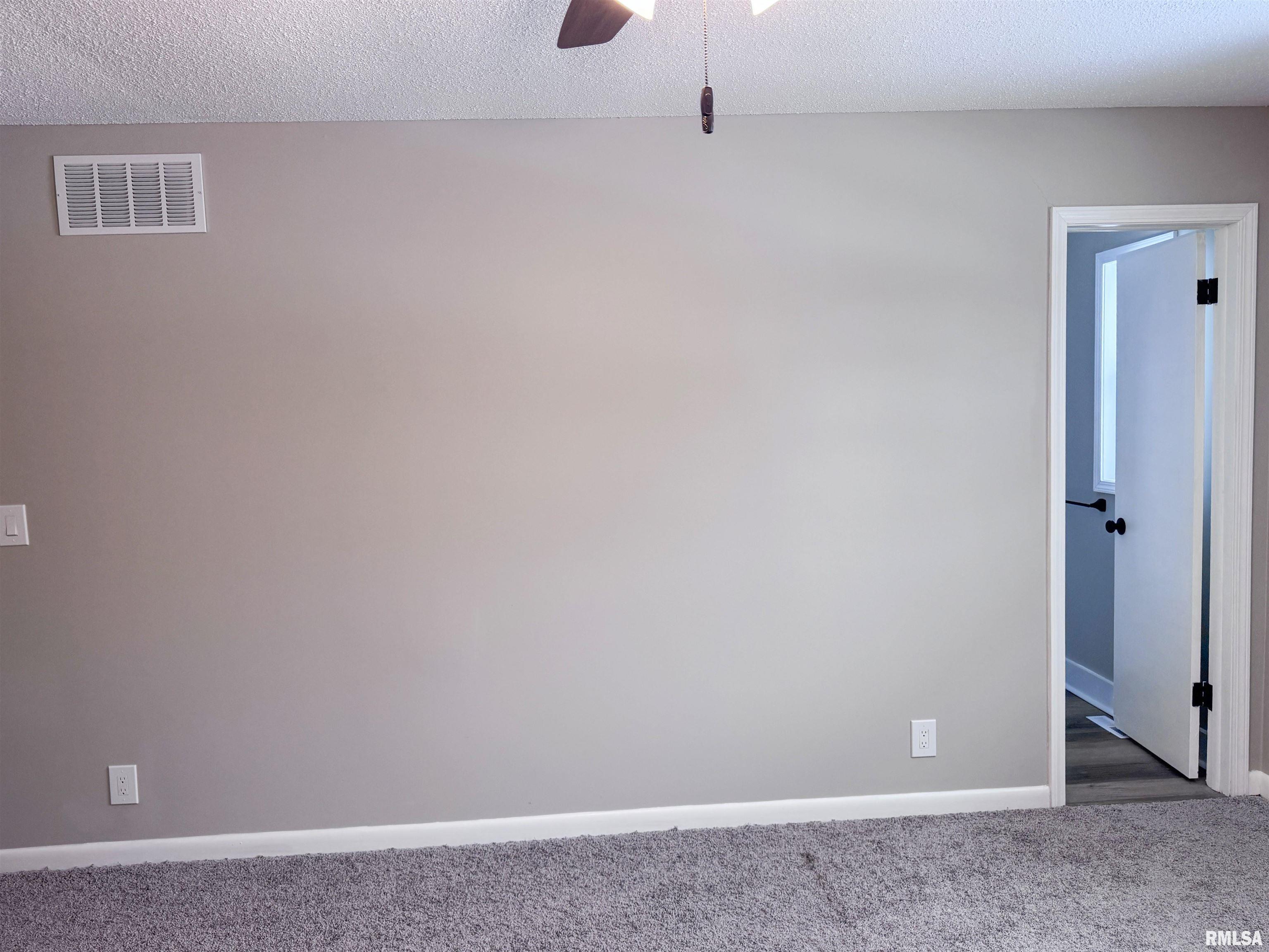 3050 East Fulton Avenue Decatur, IL 62521 - Photo 10 of 36