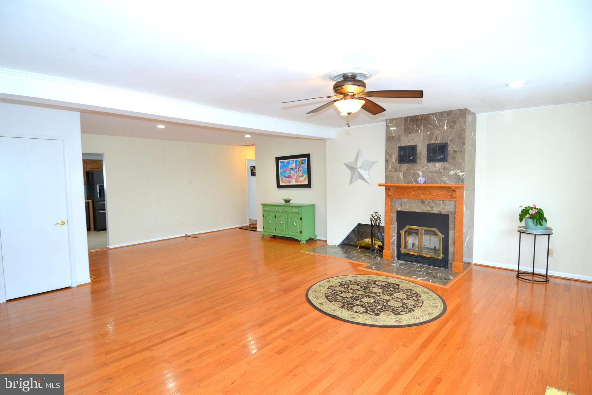 40388 Duke Road Mechanicsville, MD 20659 - Photo 3 of 32 Open Living Room