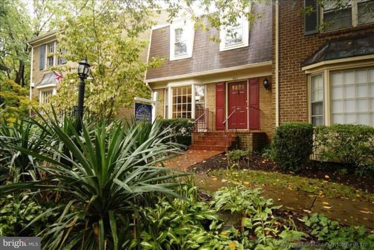 4611 4th Road North Arlington, VA 22203 - Photo 1 of 30 Exterior (Main)