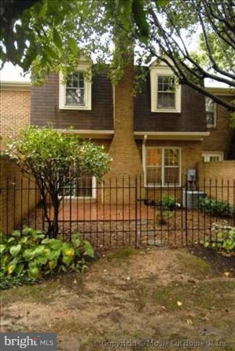 4611 4th Road North Arlington, VA 22203 - Photo 24 of 30 Exterior (Rear)