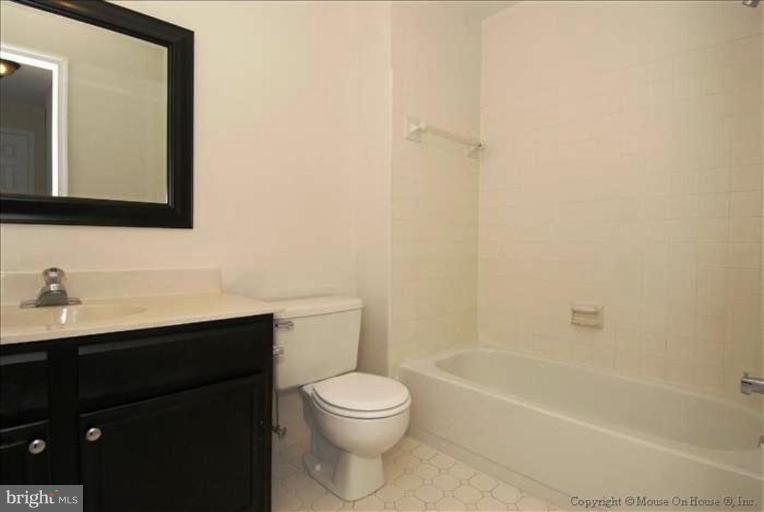 4611 4th Road North Arlington, VA 22203 - Photo 4 of 30 Bath #2