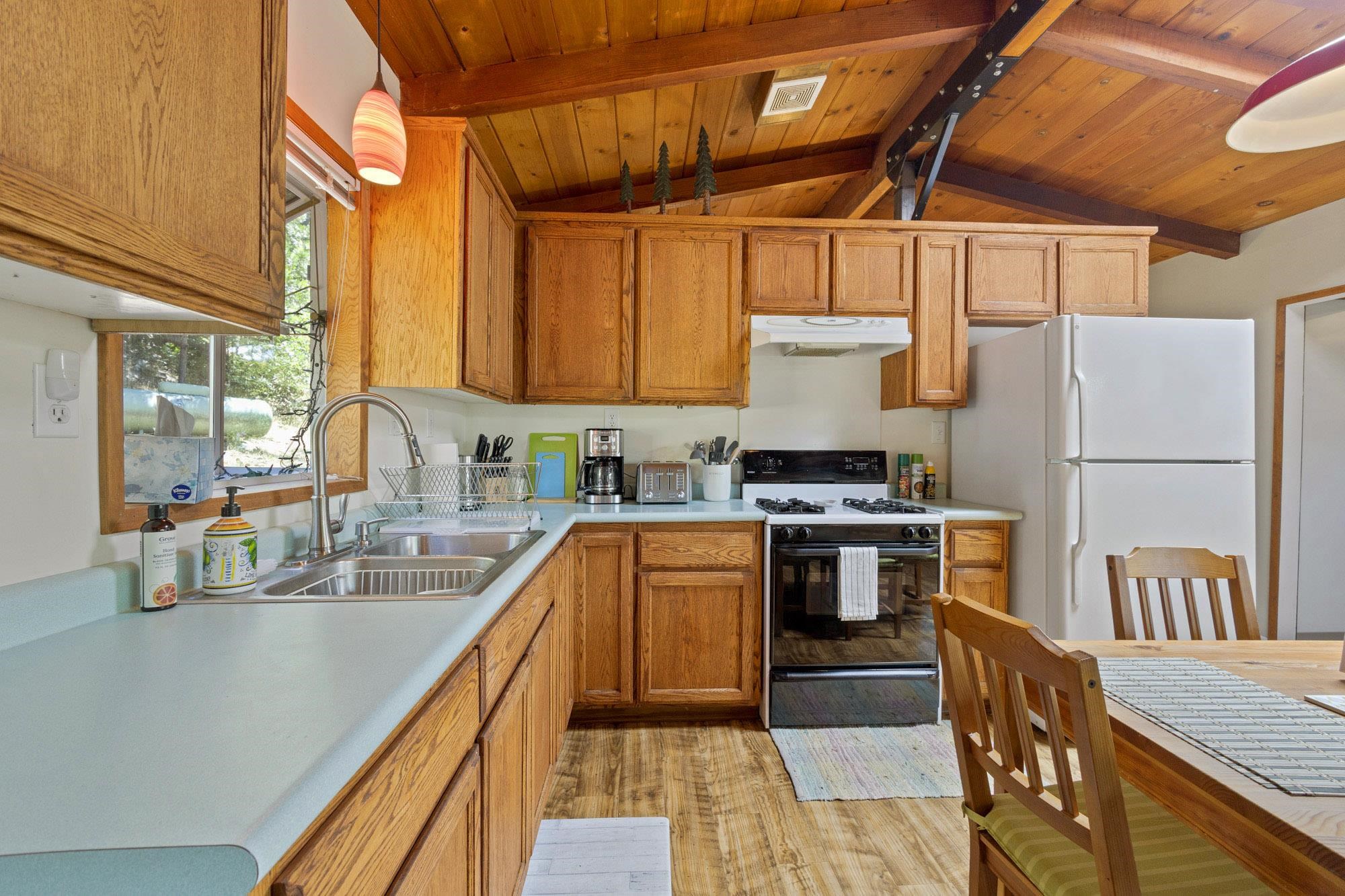 21815 Confidence Road Twain Harte, CA 95383 - Photo 9 of 30