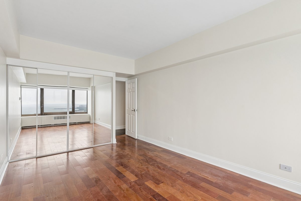175 East Delaware Place, Unit 8304 Chicago, IL 60611 - Photo 10 of 26