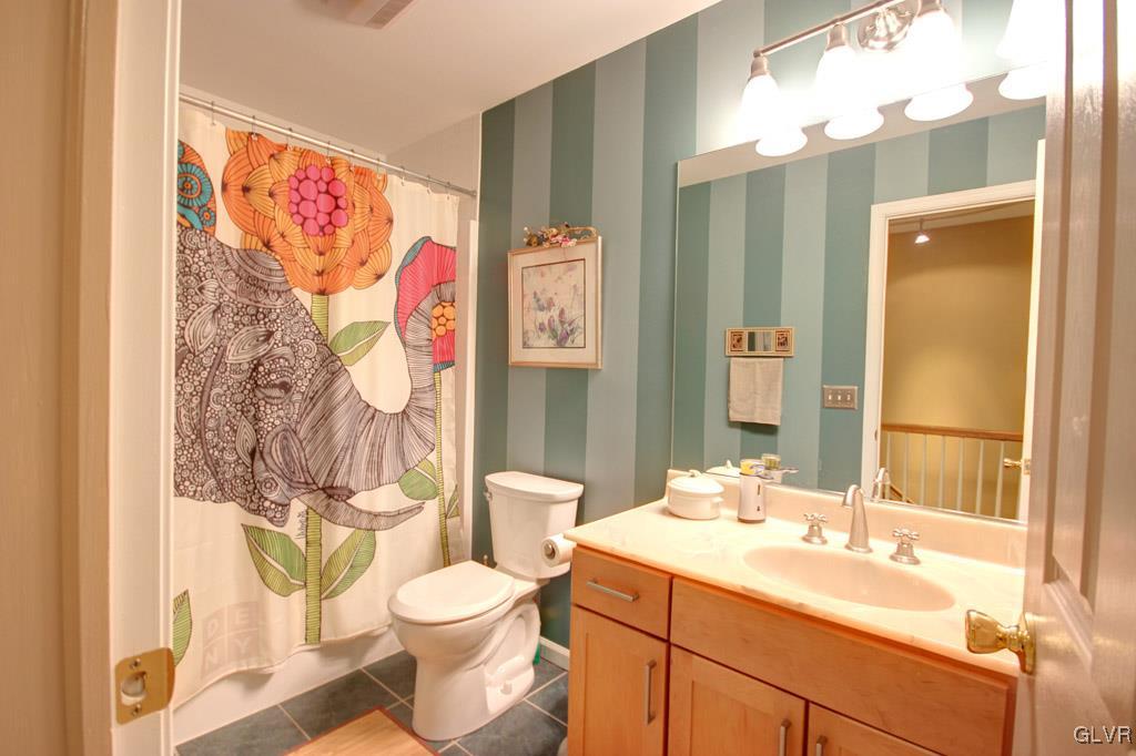 4175 Walter Road Bethlehem, PA 18020 - Photo 19 of 24