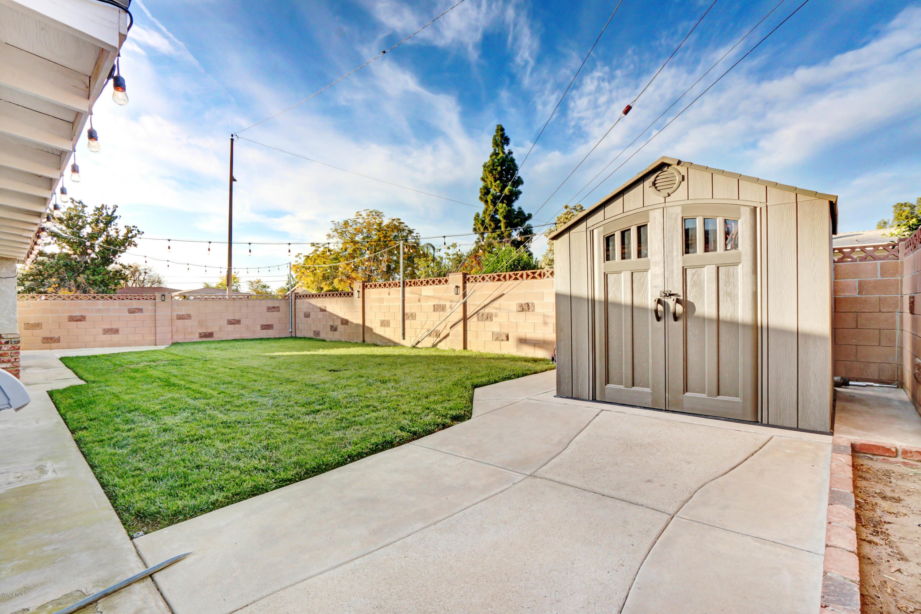6205 Melia Street Simi Valley, CA 93063 - Photo 32 of 36 a view of a back yard of the house