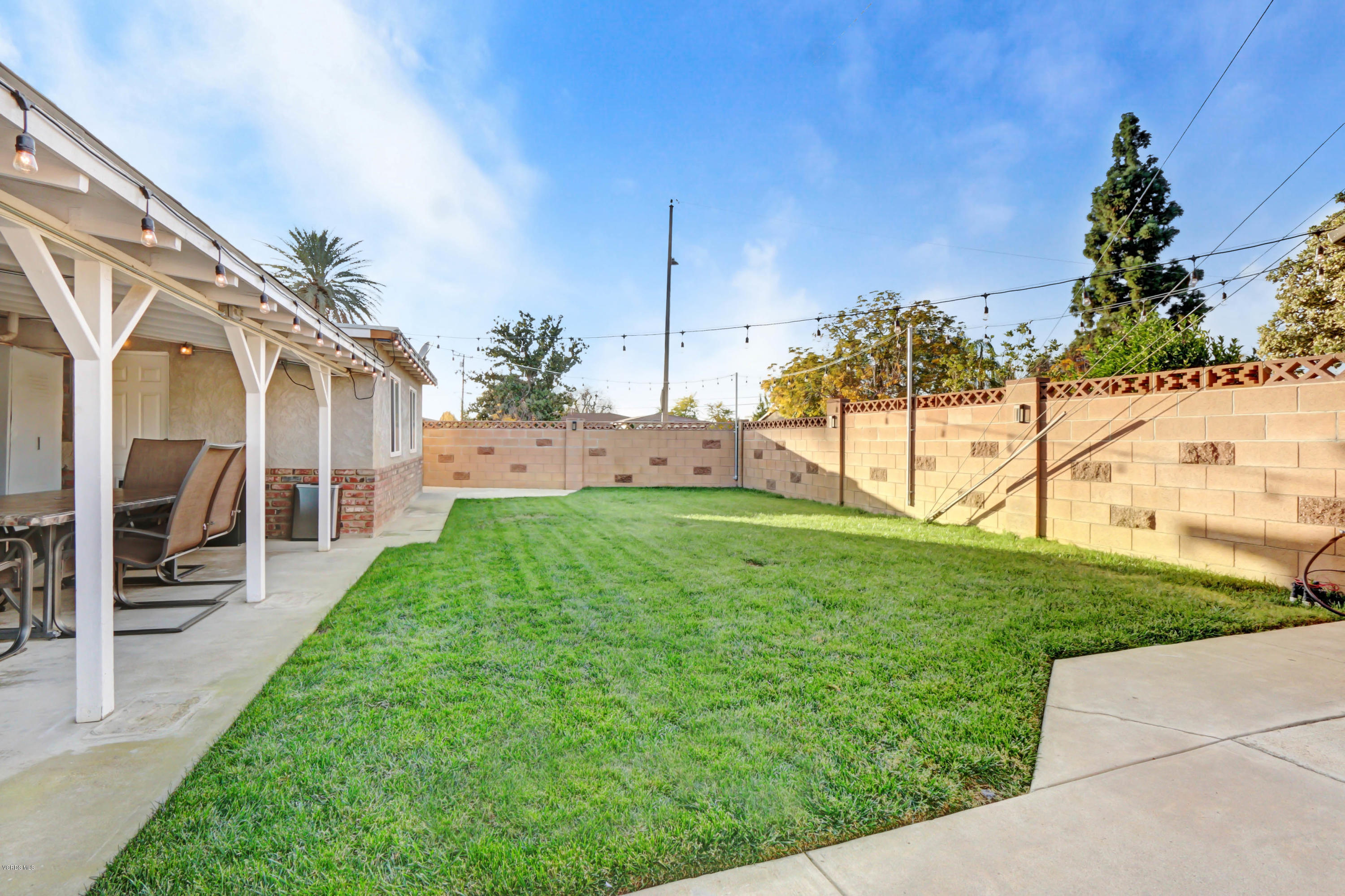 6205 Melia Street Simi Valley, CA 93063 - Photo 33 of 36 a view of outdoor space and yard