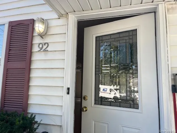 $4,000 | 92 Harbor Road, Port Washington, NY 11050