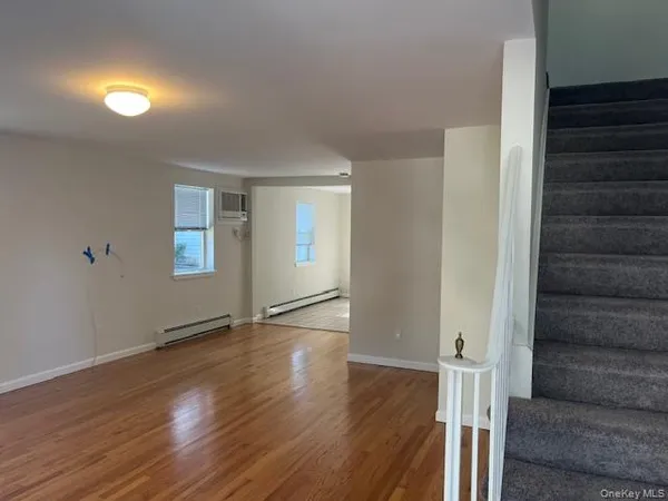 $4,000 | 92 Harbor Road, Port Washington, NY 11050