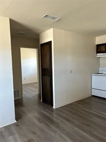 $1,100 | 1904 Coral Road, Pelican Bay, TX 76020