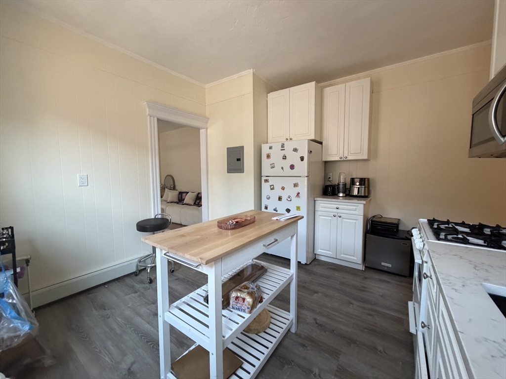 40 Grove Street, Unit 8 Boston, MA 02114 - Photo 5 of 18