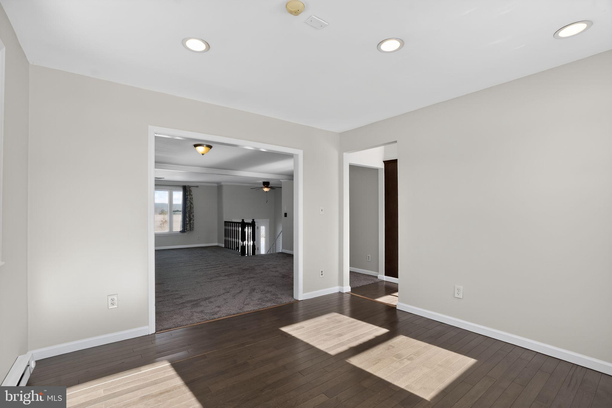 540 Martins Corner Road Coatesville, PA 19320 - Photo 13 of 33 Light and bright Dining Room
