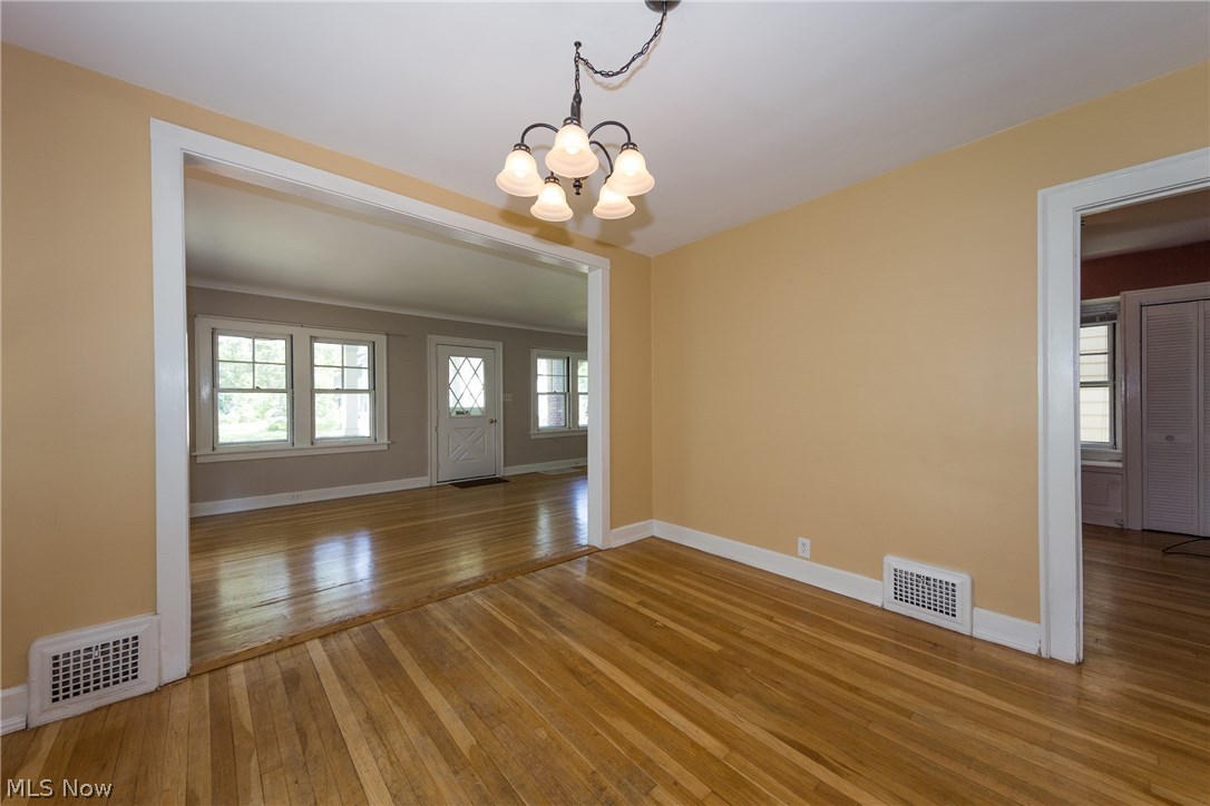 3022 Kensington Road Cleveland, OH 44118 - Photo 6 of 24