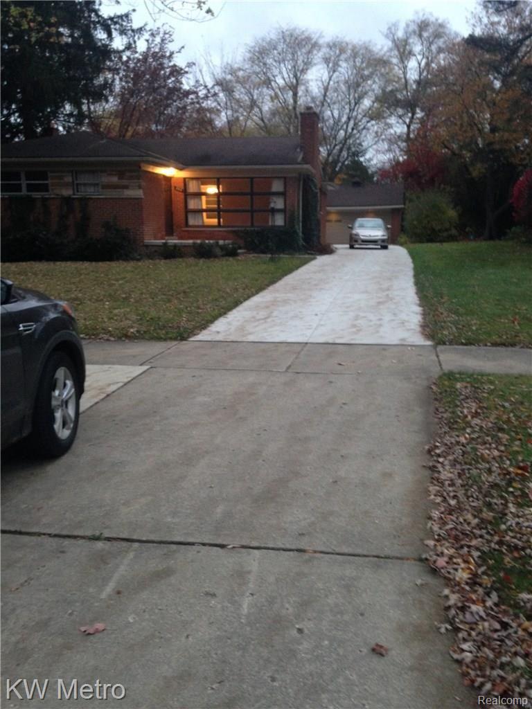 358 South Cranbrook Road Bloomfield Hills, MI 48301 - Photo 5 of 32 Picture 059.jpg