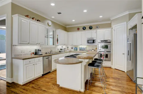 $850,000 | 1008 Potomac Drive, Houston, TX 77057