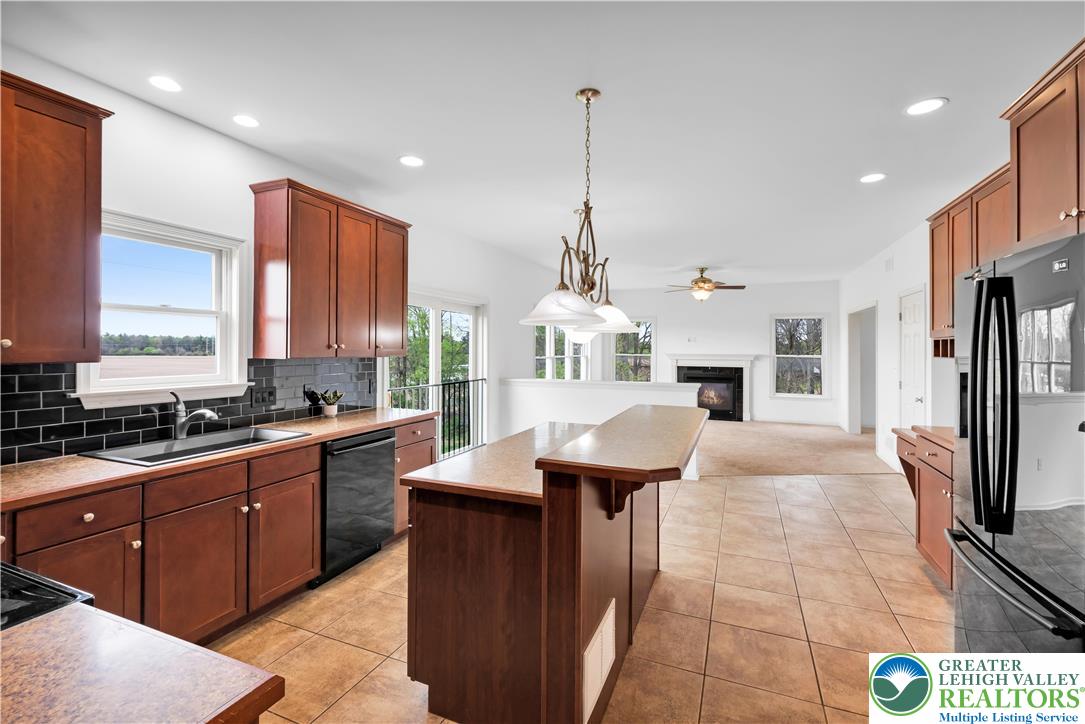 2575 Huckleberry Road Allentown, PA 18104 - Photo 19 of 57