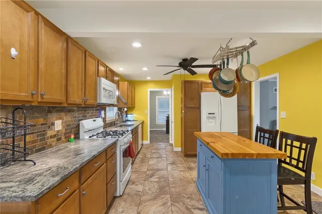 $295,000 | 6761 North Woodland Avenue, Gladstone, MO 64118