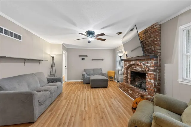 $295,000 | 6761 North Woodland Avenue, Gladstone, MO 64118